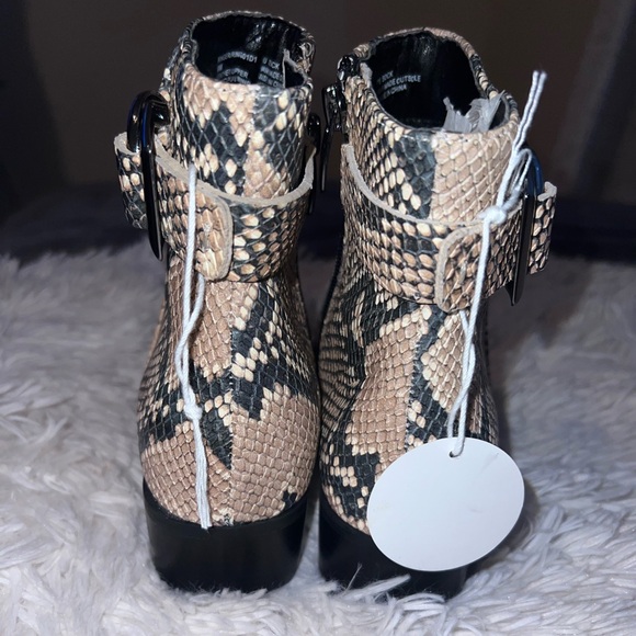 NWT Snakeskin Booties - Picture 5 of 6